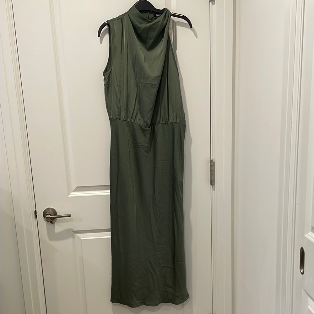 Elegant Green Sleeveless Dress